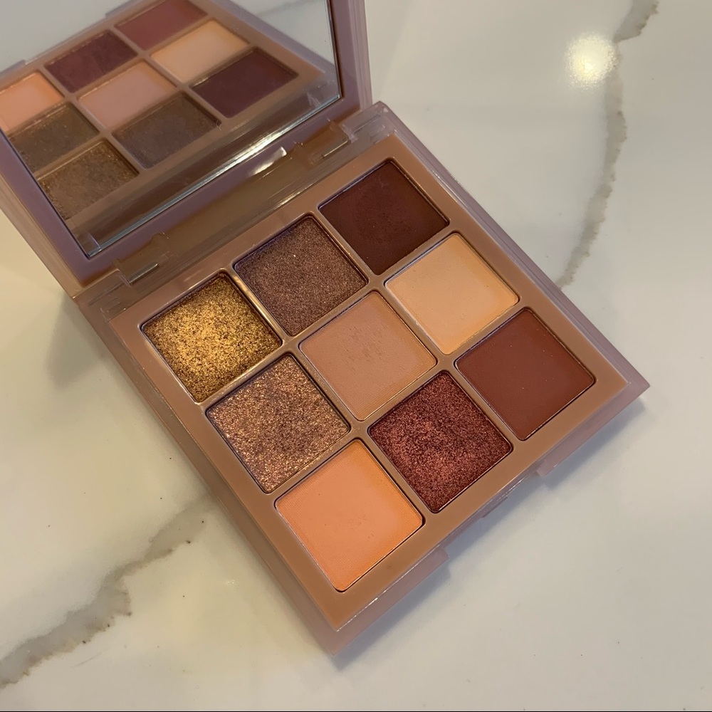 Huda Beauty Haze Eyeshadow Palette